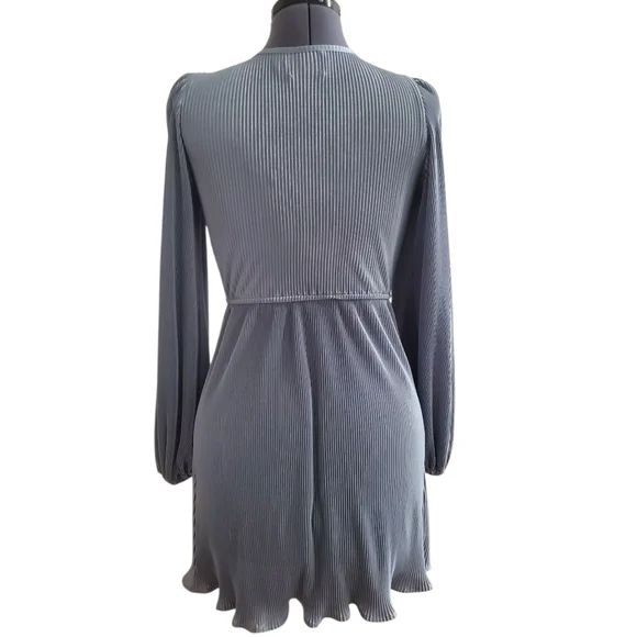 Princess Polly Light Blue Pleated Mini Dress Size 0 - Picture 2 of 5